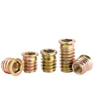 Dřevěná přírubová vkládací matice